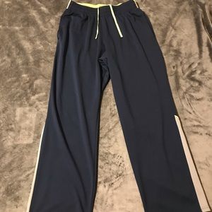 NWOT UA reflex warmup pants. Loose large